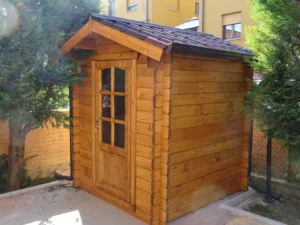 Casetta in legno 1,8x1,8 (2x2 esterne) porta singola (28mm)