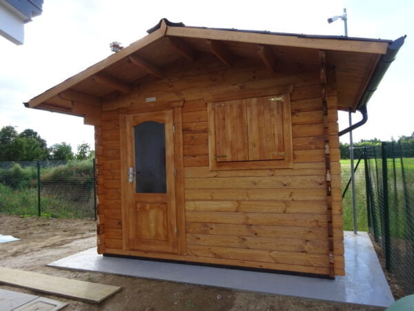Casetta in legno 3x2 (34mm) con porta singola e finestra