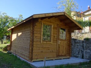 Casetta in legno 3x4 (34mm) con porta singola e finestra