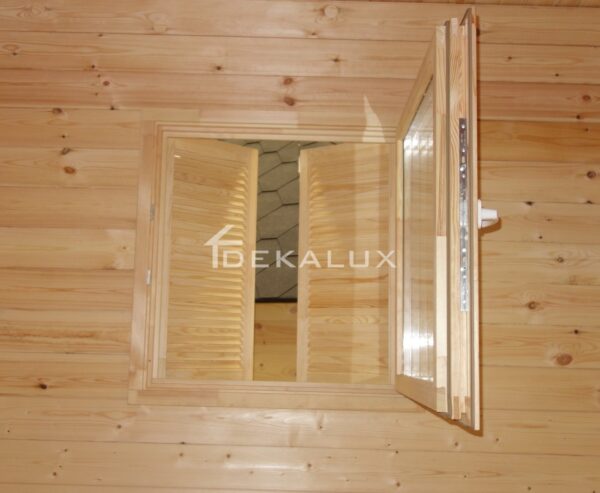 Casetta in legno 2x3 (44mm) con porta singola e finestra laterale