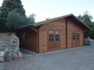 Casetta in legno 7x5 (44mm) con due porte doppie