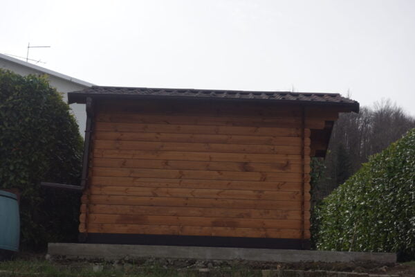 PROMO: Casetta in legno 2,5x3 (44mm) porta singola e finestra NOCE