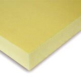 Primo piano di un pannello in schiuma rigida di poliuretano di colore giallo, mostrando la sua superficie liscia e compatta