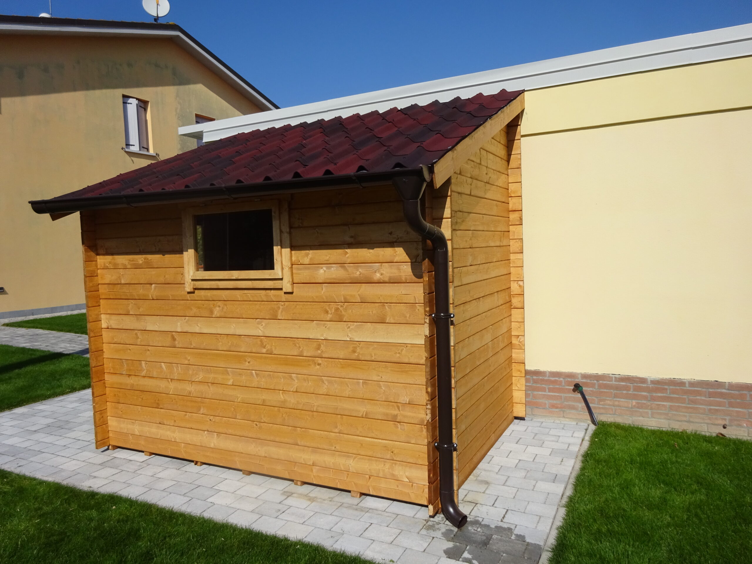 Casetta in legno addossata 1,80x2,75 (28mm)