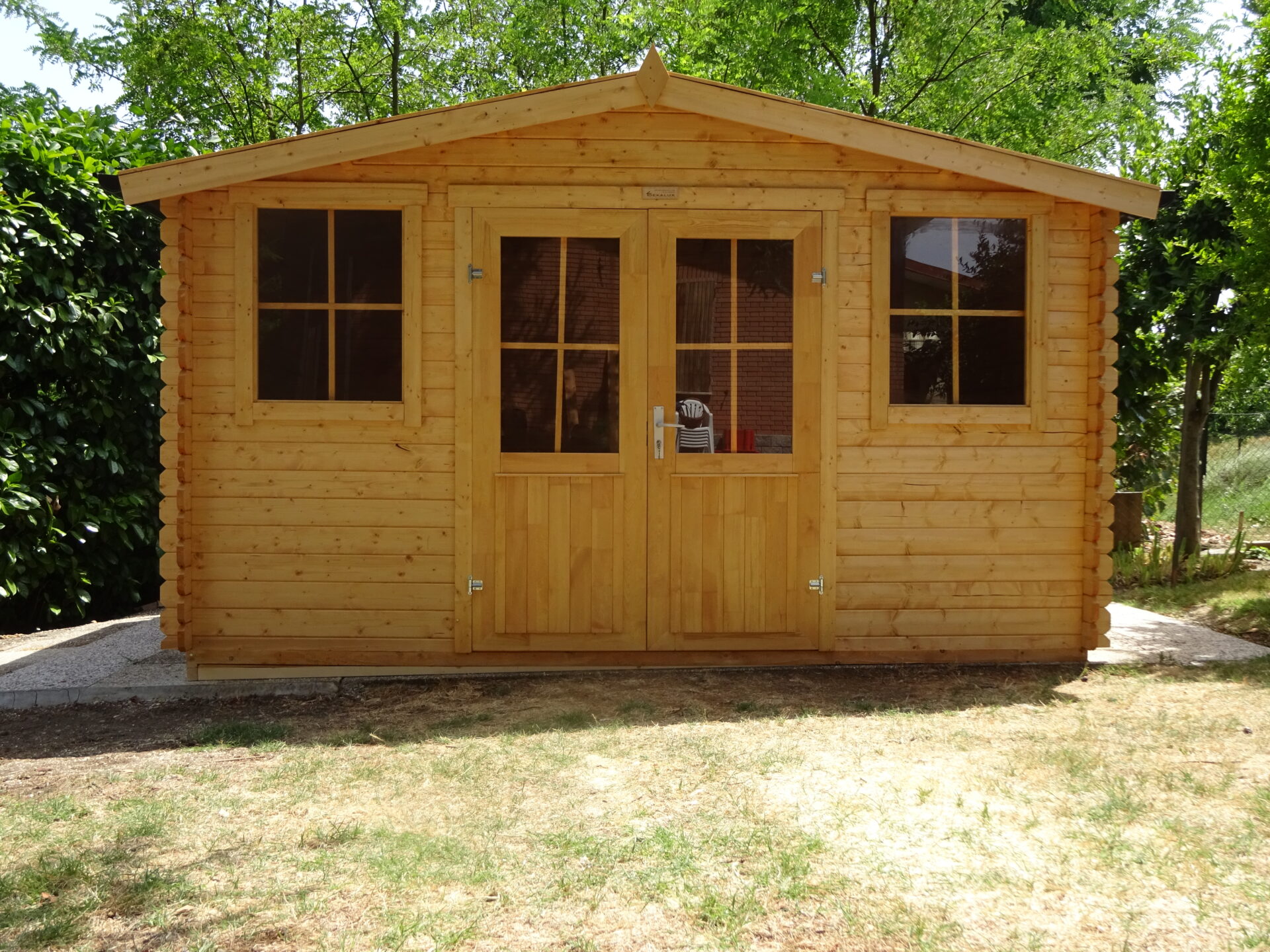 Casetta in legno 3,76x2,92 (3,5x3 - 28mm) con porta doppia + 2 finestre anteriori