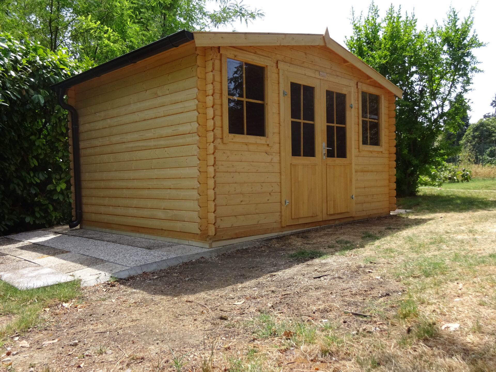 Casetta in legno 3,76x2,92 (3,5x3 - 28mm) con porta doppia + 2 finestre anteriori