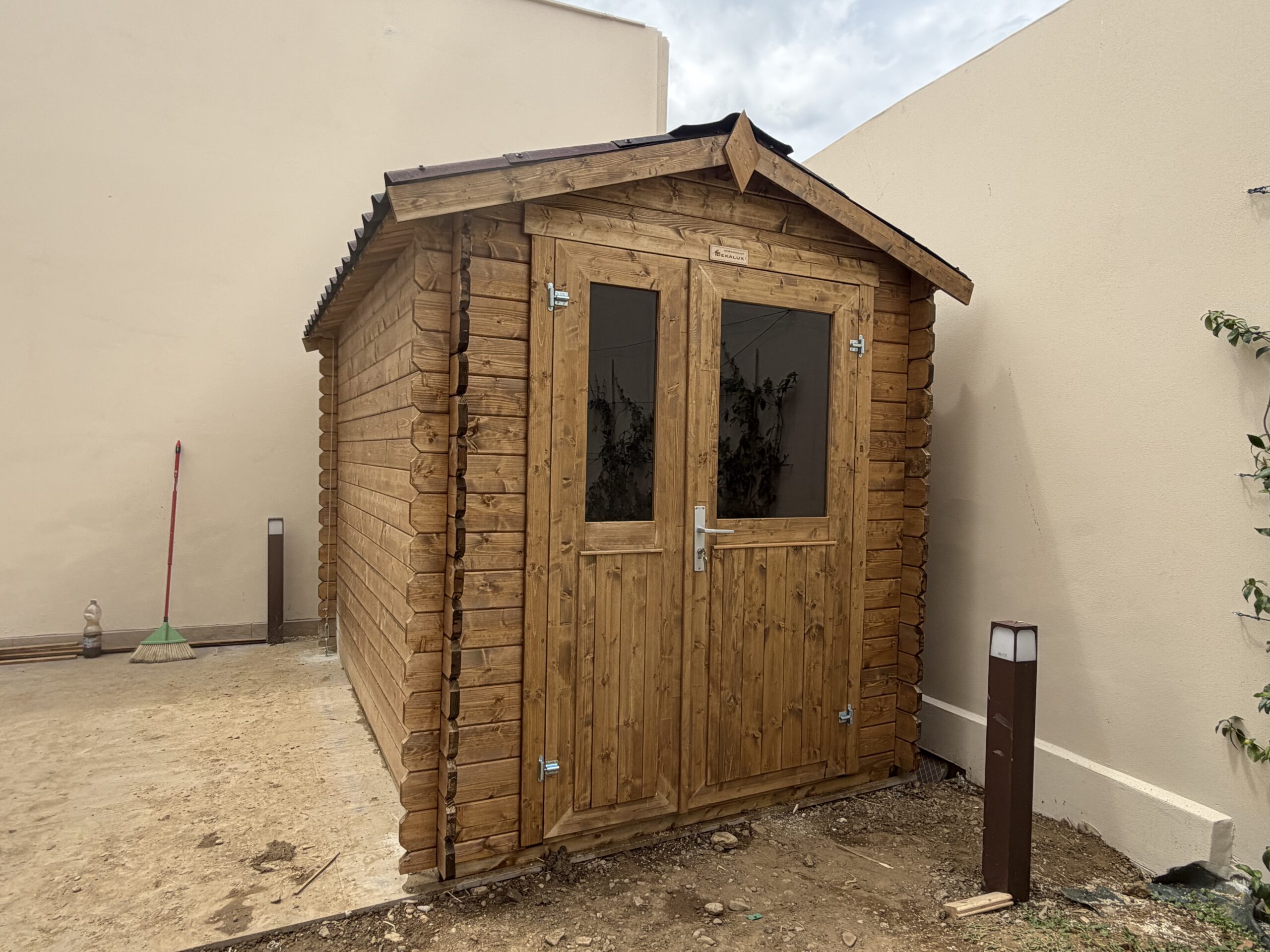 Casetta in legno 1,8x2,8 (2x3) 28mm con porta doppia