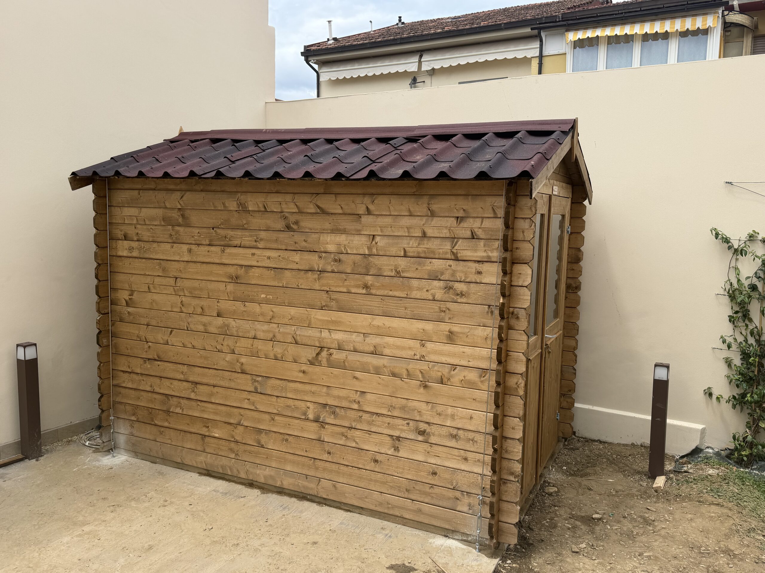 Casetta in legno 1,8x2,8 (2x3) 28mm con porta doppia